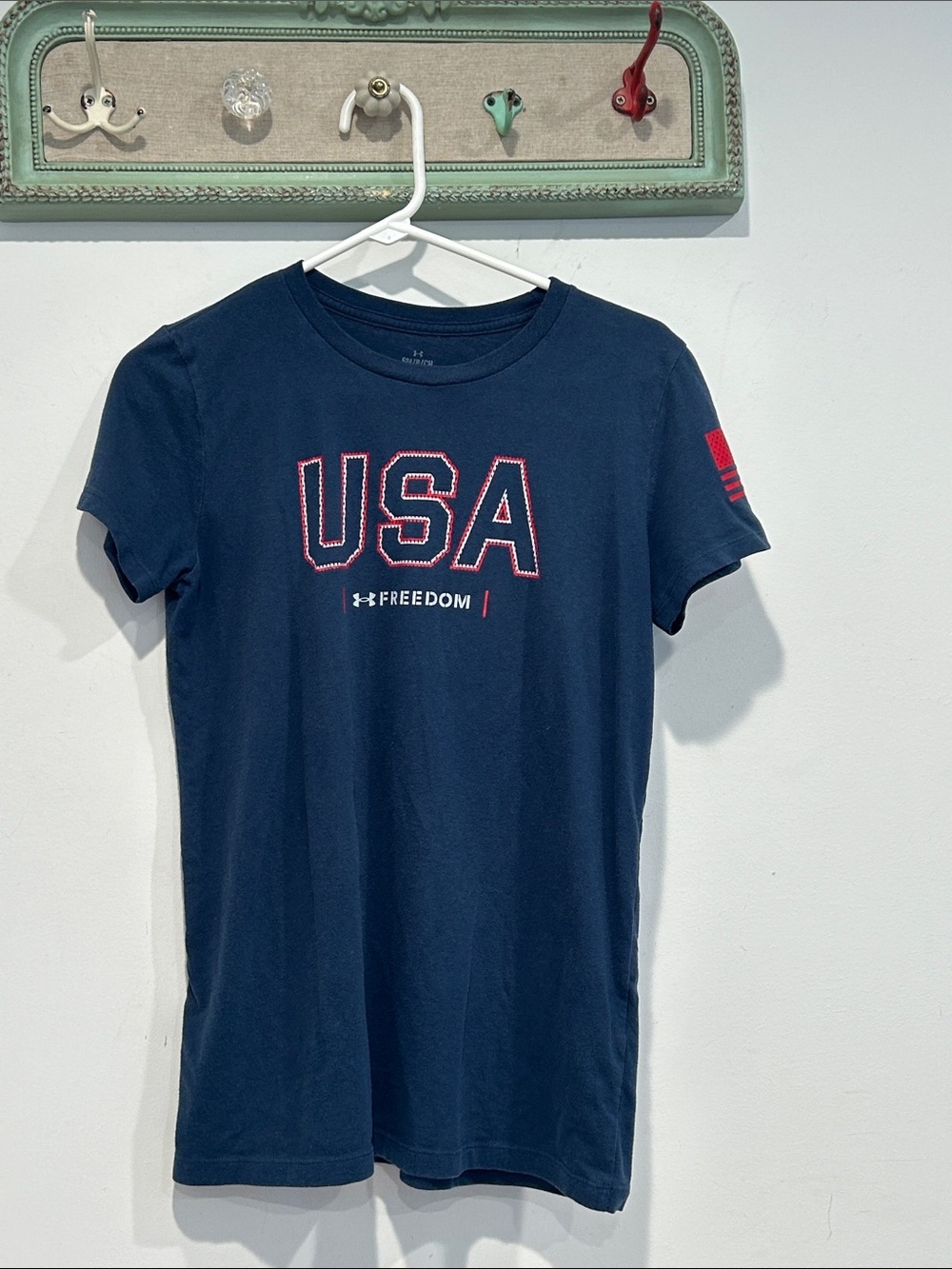 Under Armour Navy and Red USA Freedom graphic short sleeve Tee small women’s